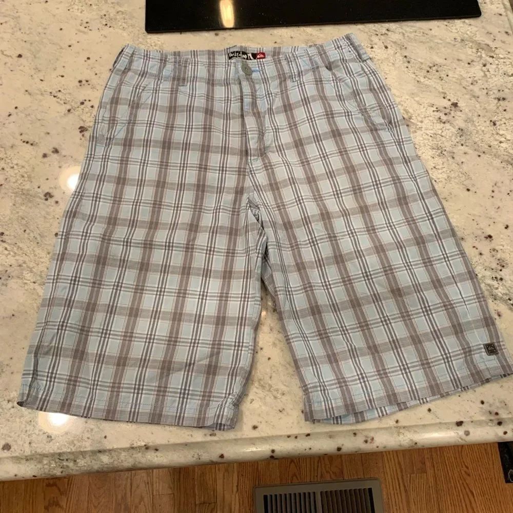 Quicksilver Blue Plaid Bermuda Shorts sz 29